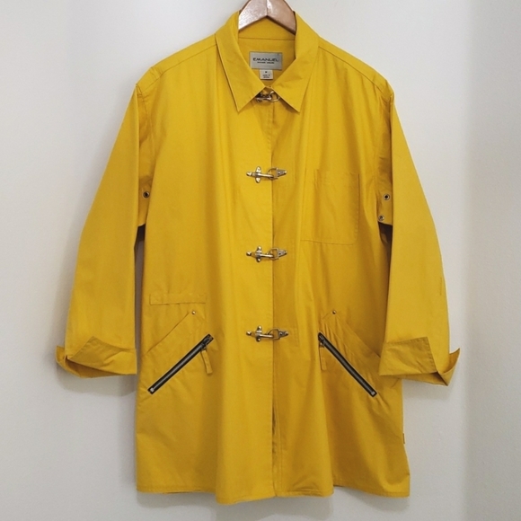 Vintage EMANUEL UNGARO Yellow Raincoat, Women's: Oversized Medium, $200 - Picture 2 of 10